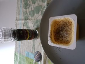 Vainilla custard with chocolate pepper