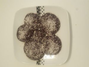 Fig paste melted pure coca coconut oil cinnamon and grated coconut 