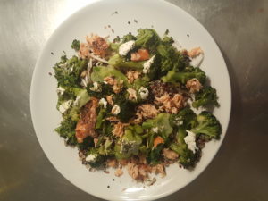 For not suffering pain and have perfect mood during period lunch :Broccoli, salmon marinated with pepeer, herbs cheese, quinoa 