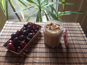Cherry custard with amaizing organic cherries and soy iogurt. Topping : dried sweet cherries, cranberries, white berries, cashews 