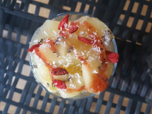 3 phases : creamy toasted caramelized almond milk chia pudding, crunchy apple and cranberry muesli and zeilan kiwi. Topping :goji berries, gratted coconut and strawberry marmalade