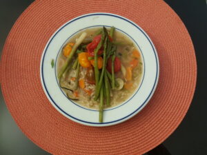 Winter soup : Integral rice, asparagus, tomatoes, celery, carrot 
