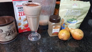Sunday morning super strength breakfast: maca, pear, cinnamon, almond milk, cocoa smoothy