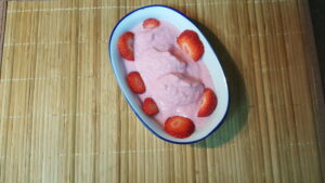 Strawberry ice cream 
